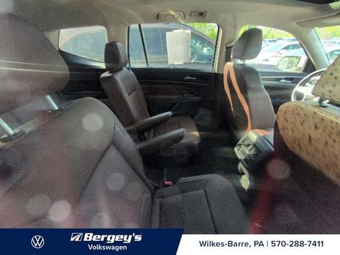 Used 2023 Volkswagen Atlas SE w/ Panoramic Sunroof Package AWD/4WD image 6