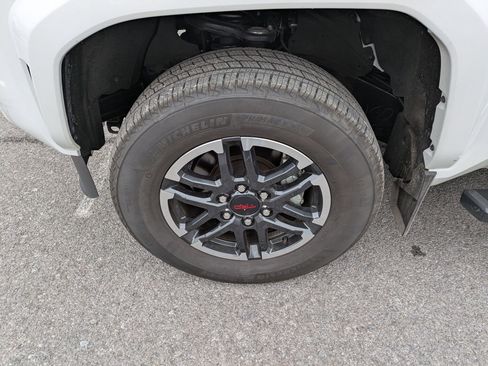 Used 2024 Toyota Tacoma TRD Sport image 22