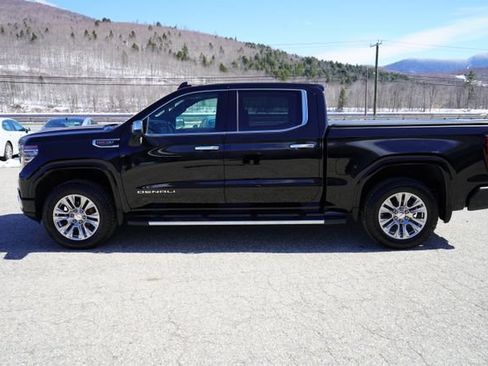 Used 2025 GMC Sierra 1500 Denali w/ Technology Package AWD/4WD image 8