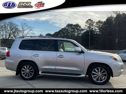 Used 2011 Lexus LX 570 4WD w/ Luxury Pkg image 9