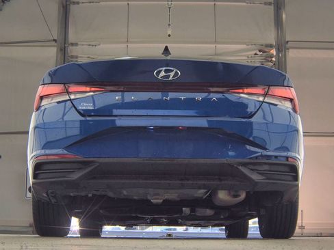 Used 2023 Hyundai Elantra SEL w/ Convenience Package FWD image 6