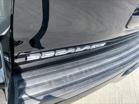 Used 2015 Cadillac Escalade Premium AWD/4WD image 9