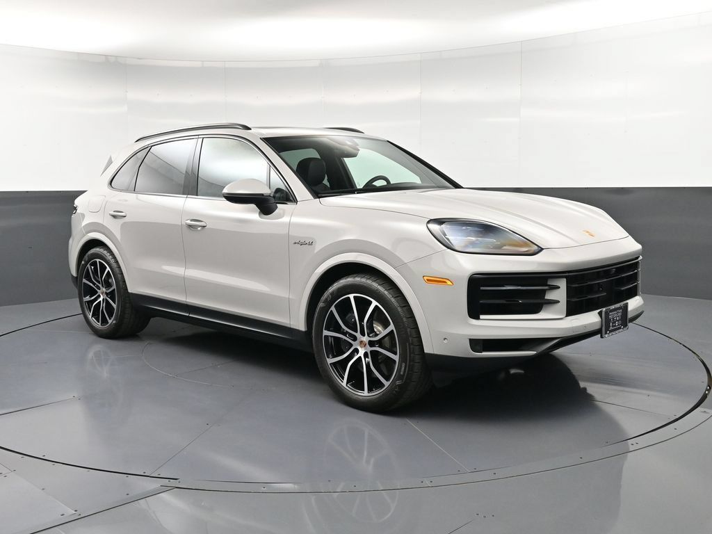 Certified 2026 Porsche Cayenne E-Hybrid AWD/4WD image 10
