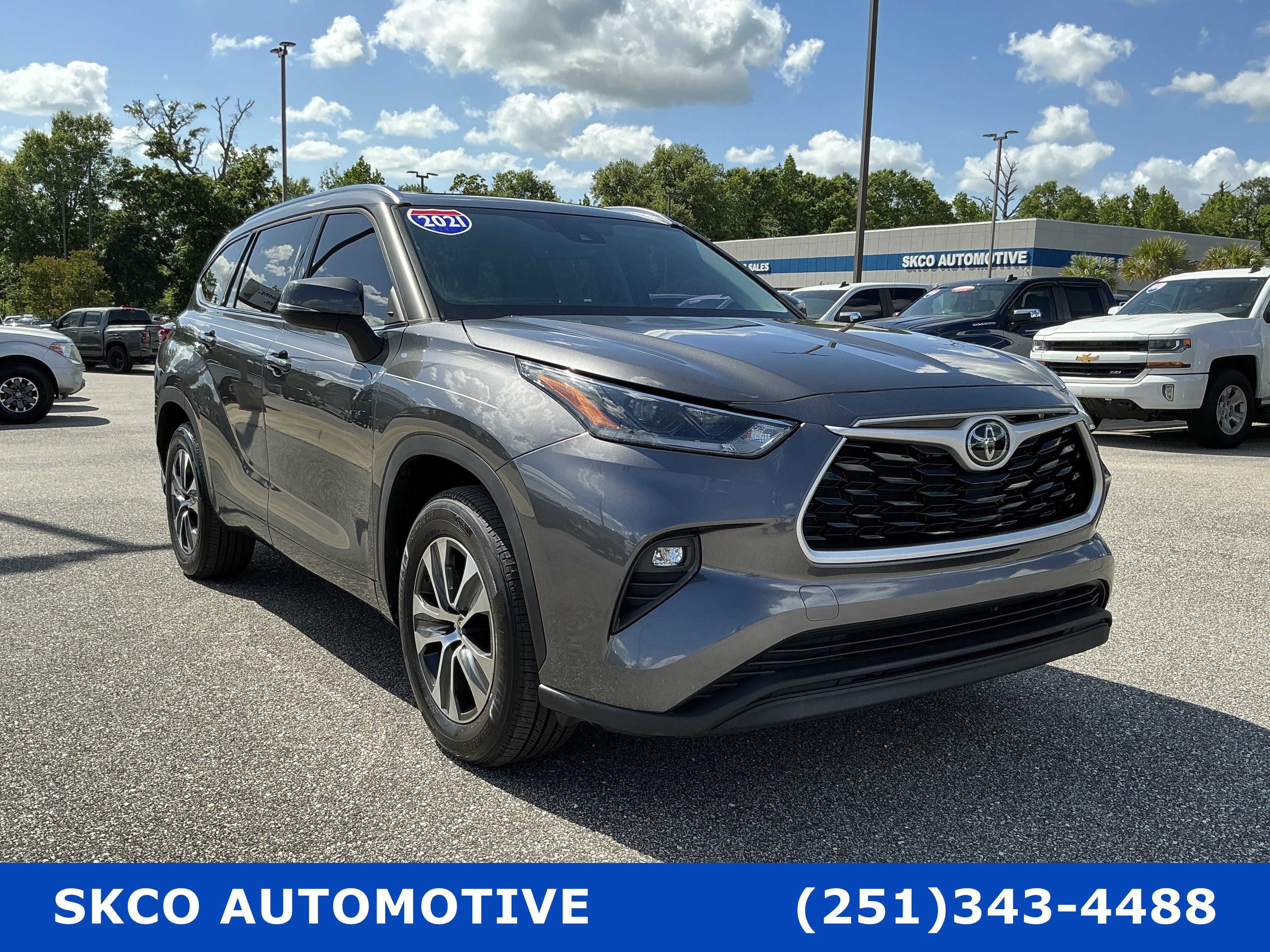 Used 2021 Toyota Highlander XLE FWD image 7
