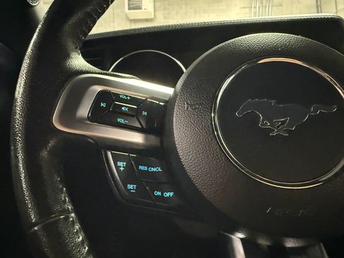 Used 2020 Ford Mustang Coupe RWD image 24