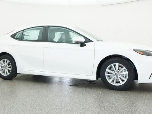 New 2026 Toyota Camry LE FWD image 28