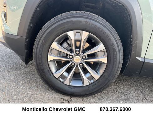 Used 2025 Chevrolet Equinox LT w/ Convenience Package II image 28