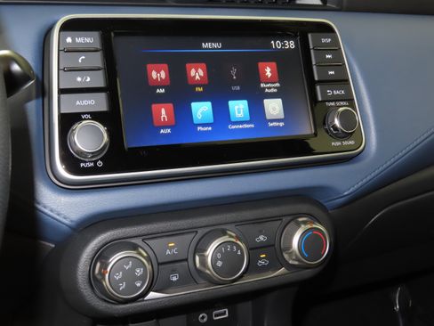 New 2025 Nissan Versa SV w/ Electronics Package FWD image 23