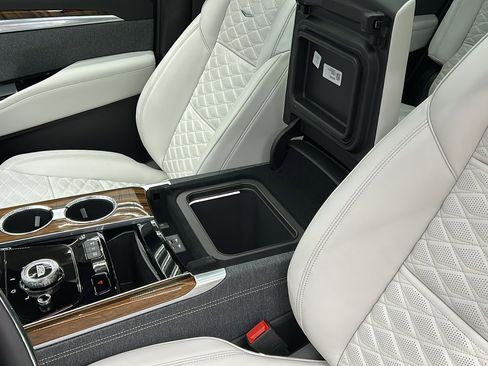 Used 2025 Cadillac Escalade Sport Platinum w/ LPO, ONYX Package image 25