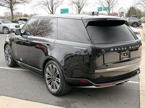 Used 2023 Land Rover Range Rover SE image 7