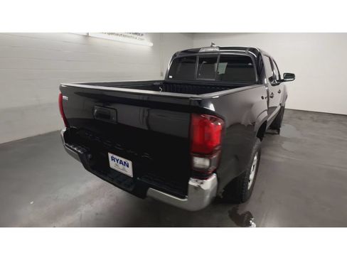 Used 2019 Toyota Tacoma SR5 RWD image 8