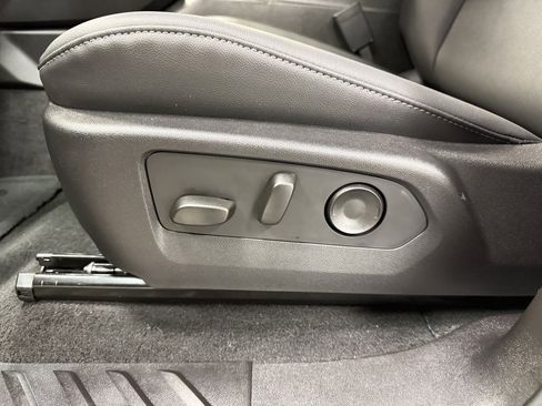 New 2026 GMC Canyon Elevation w/ Convenience Package image 24