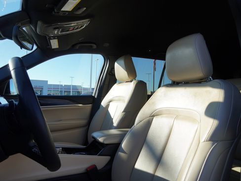 Used 2023 Jeep Grand Cherokee Limited image 19