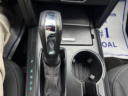 Used 2017 Ford Explorer XLT w/ Equipment Group 201A image 22