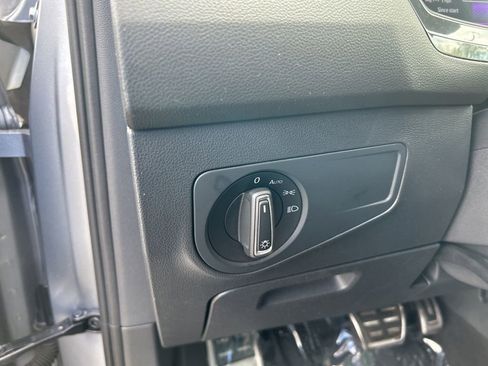 Used 2023 Volkswagen Tiguan SE R-Line image 41