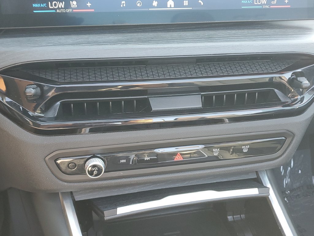 Used 2025 BMW 430i Convertible RWD image 29