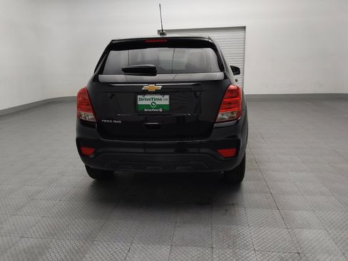 Used 2022 Chevrolet Trax LS w/ Tint and Cruise Package image 7
