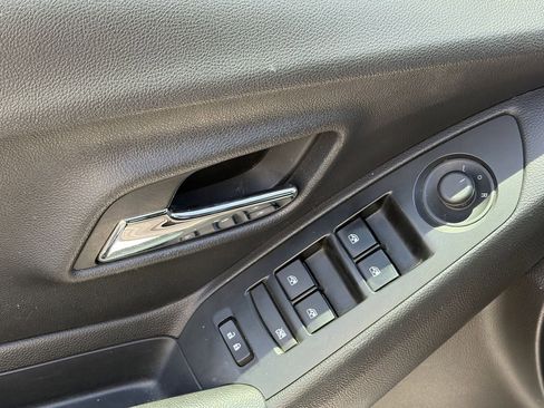 Used 2020 Chevrolet Trax LS w/ Tint and Cruise Package FWD image 8
