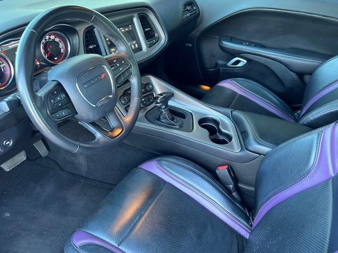 Used 2023 Dodge Challenger SXT image 10