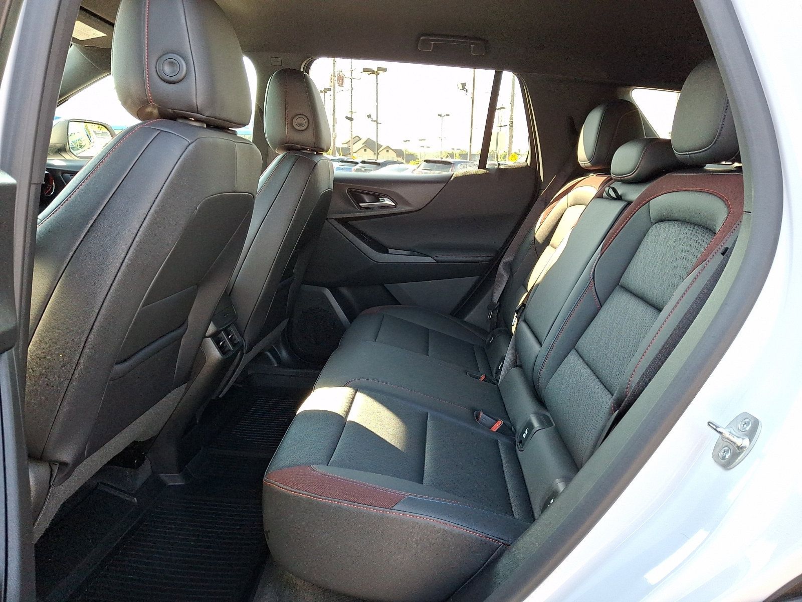 Certified 2025 Chevrolet Equinox RS FWD image 10