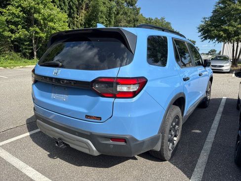 Certified 2024 Honda Pilot TrailSport image 4