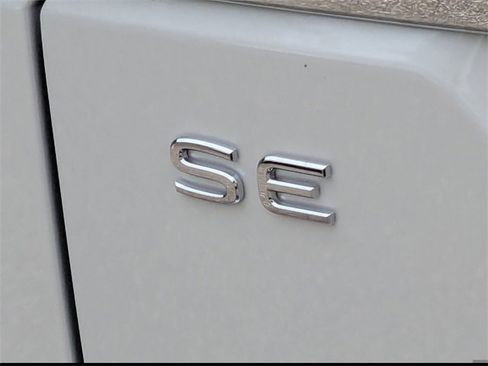 New 2026 Volkswagen Atlas SE image 11