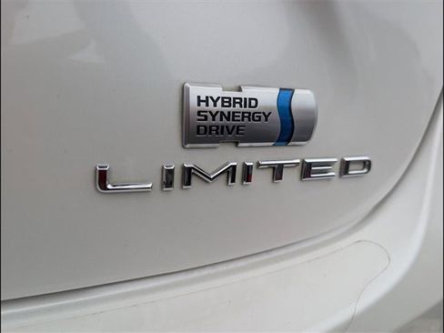 Used 2018 Toyota Avalon Limited image 22