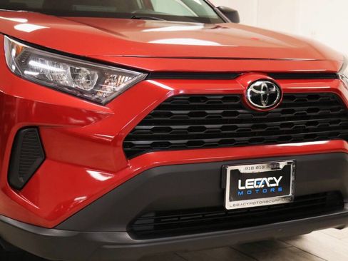 Used 2021 Toyota RAV4 LE image 86