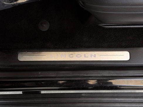 Used 2023 Lincoln Navigator Reserve AWD/4WD image 16