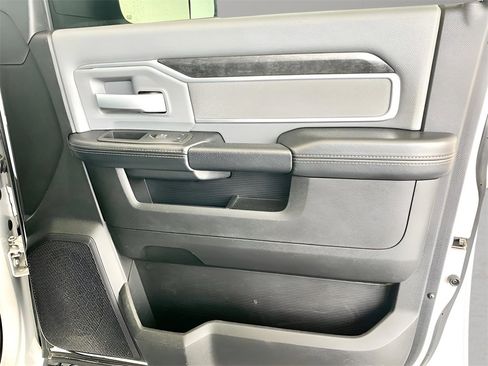 Used 2022 RAM 2500 Big Horn image 27