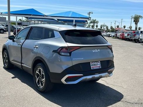 Used 2023 Kia Sportage LX AWD/4WD image 5