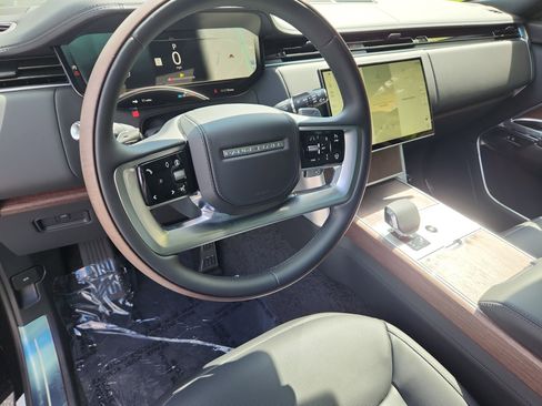 New 2025 Land Rover Range Rover SE image 15