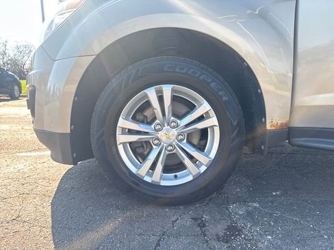 Used 2010 Chevrolet Equinox LT image 21