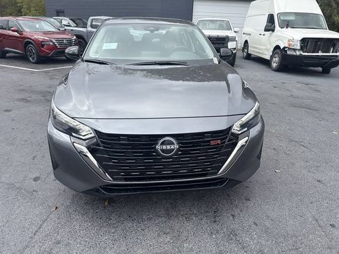 New 2025 Nissan Sentra SR FWD image 2