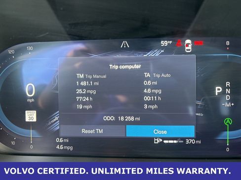 Certified 2025 Volvo XC60 B5 Core image 24