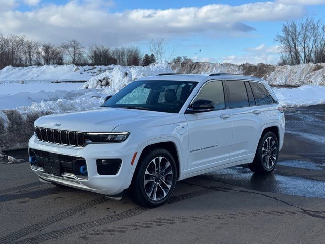 Used 2024 Jeep Grand Cherokee Overland w/ Trailer Tow Package AWD/4WD image 1