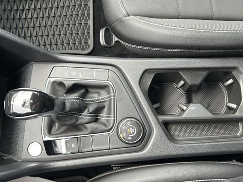 Certified 2022 Volkswagen Taos SE image 19