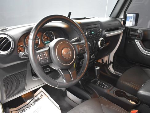 Used 2015 Jeep Wrangler Sahara w/ Connectivity Group AWD/4WD image 4
