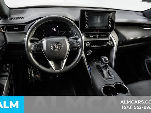 Used 2022 Toyota Venza XLE image 23