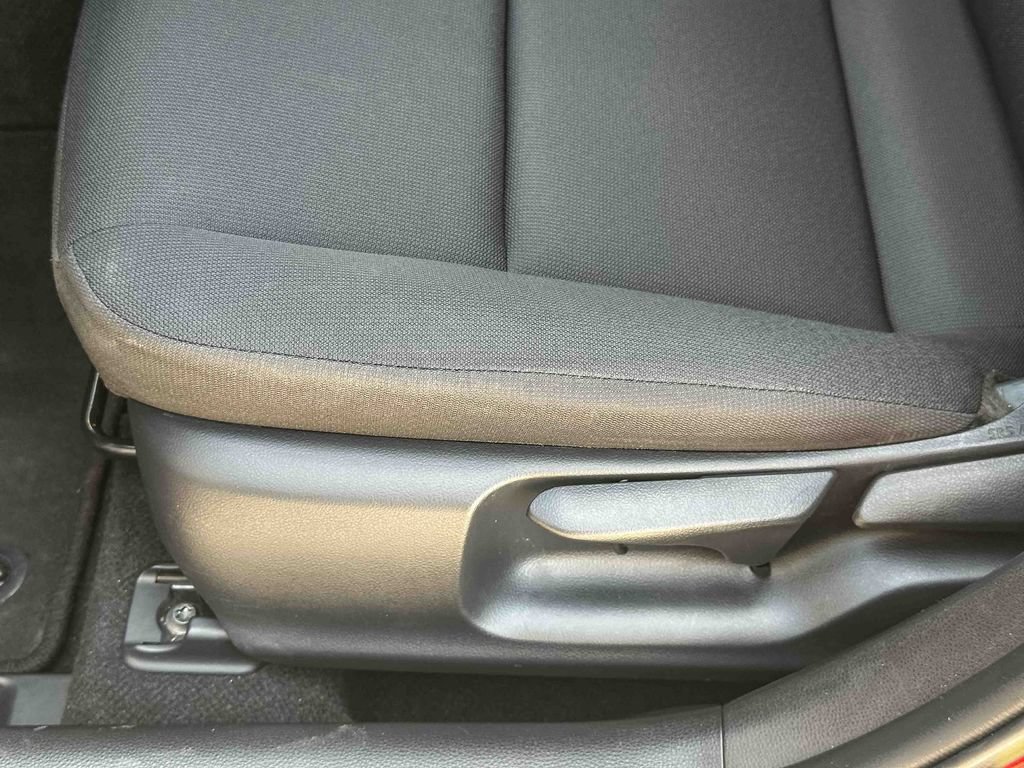 Used 2025 Toyota Corolla LE FWD image 15