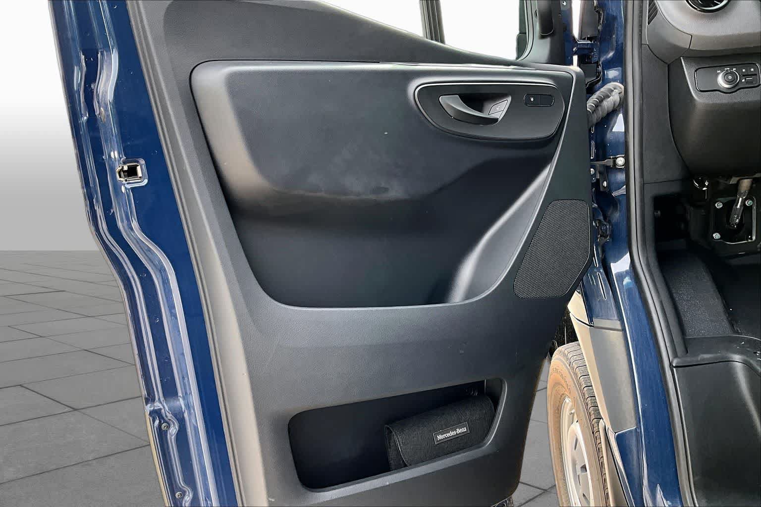 Used 2024 Mercedes-Benz Sprinter 2500 image 14
