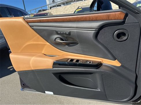 Certified 2025 Lexus ES 350 w/ Premium Package image 14