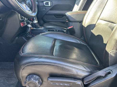 Used 2022 Jeep Gladiator Rubicon w/ Cold Weather Group image 10