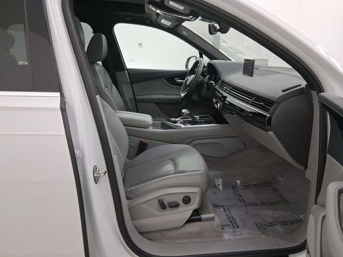 Used 2019 Audi Q7 3.0T Prestige w/ Prestige Package image 36