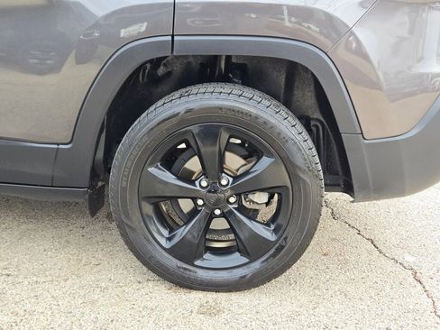 Used 2017 Jeep Cherokee Limited image 15