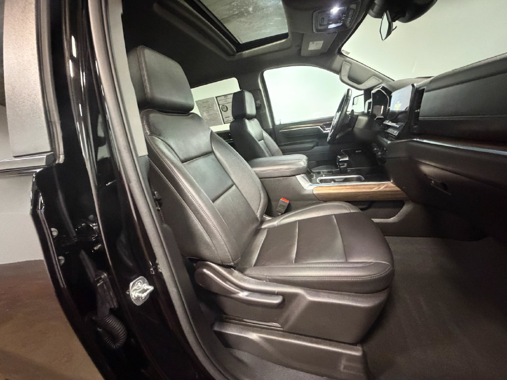 Used 2025 Chevrolet Silverado 1500 RST w/ Convenience Package II AWD/4WD image 14