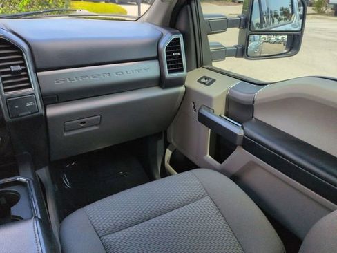 Used 2022 Ford F250 XLT w/ XLT Premium Package image 17