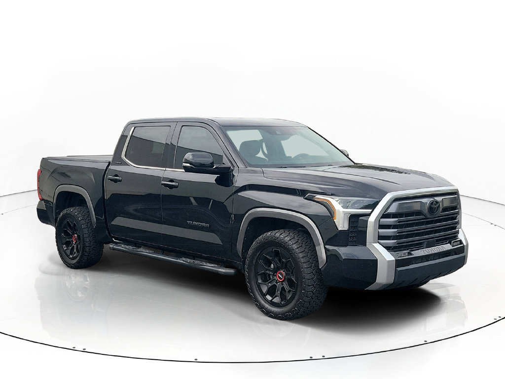 Used 2023 Toyota Tundra Limited w/ Power Package AWD/4WD image 4