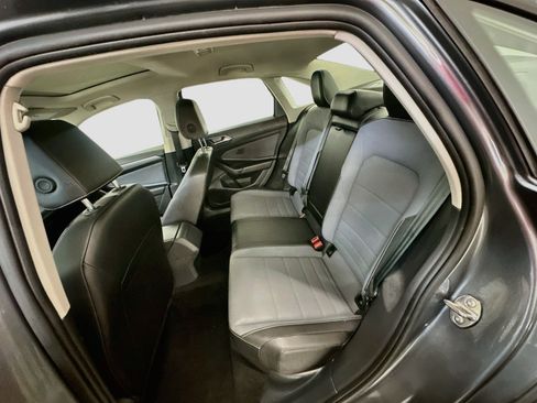 Used 2025 Volkswagen Jetta SE FWD image 30