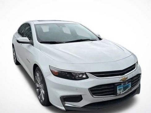 Used 2016 Chevrolet Malibu Premier w/ Driver Confidence Package image 4